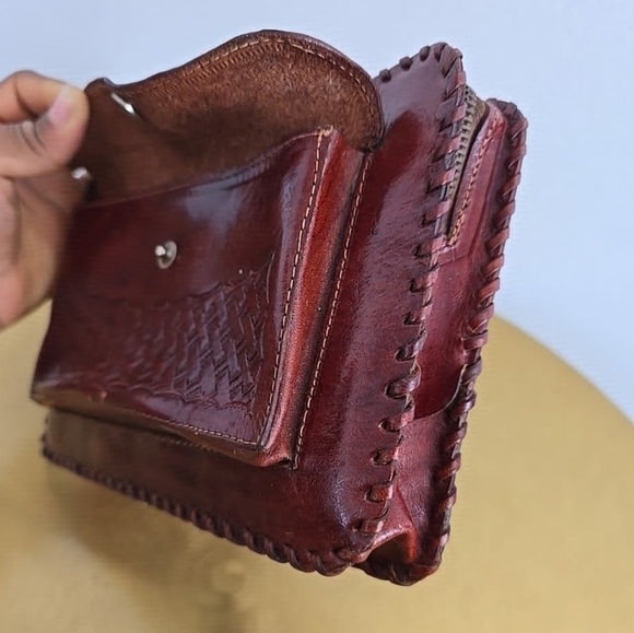 VINTAGE WESTERN ORNATE HANDMADE CARVED BROWN LEATHER MEXICO CLUTCH PURSE ETCH 🌴 - Picture 6 of 9
